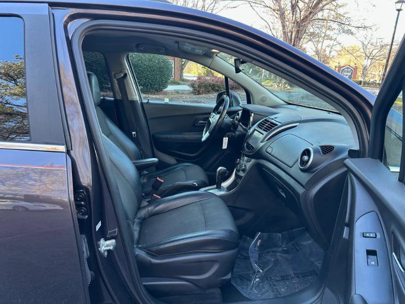 Used 2016 Chevrolet Trax LT w/ LT Convenience Package image 37
