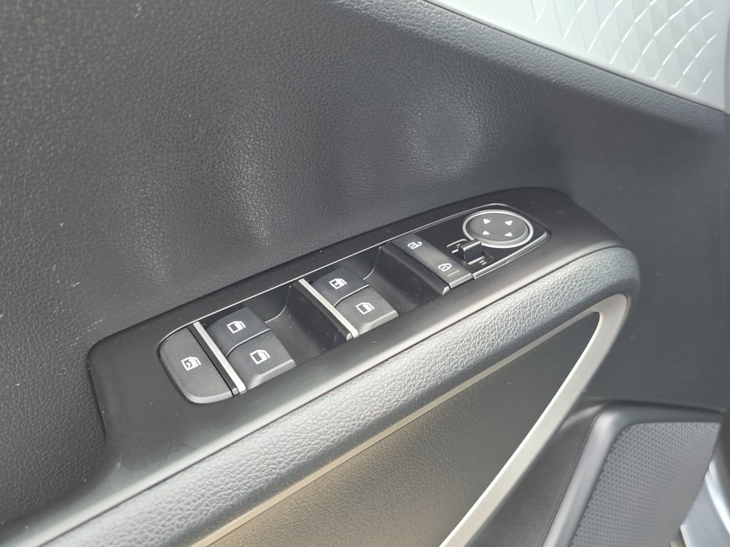 Certified 2025 Kia Soul LX image 18