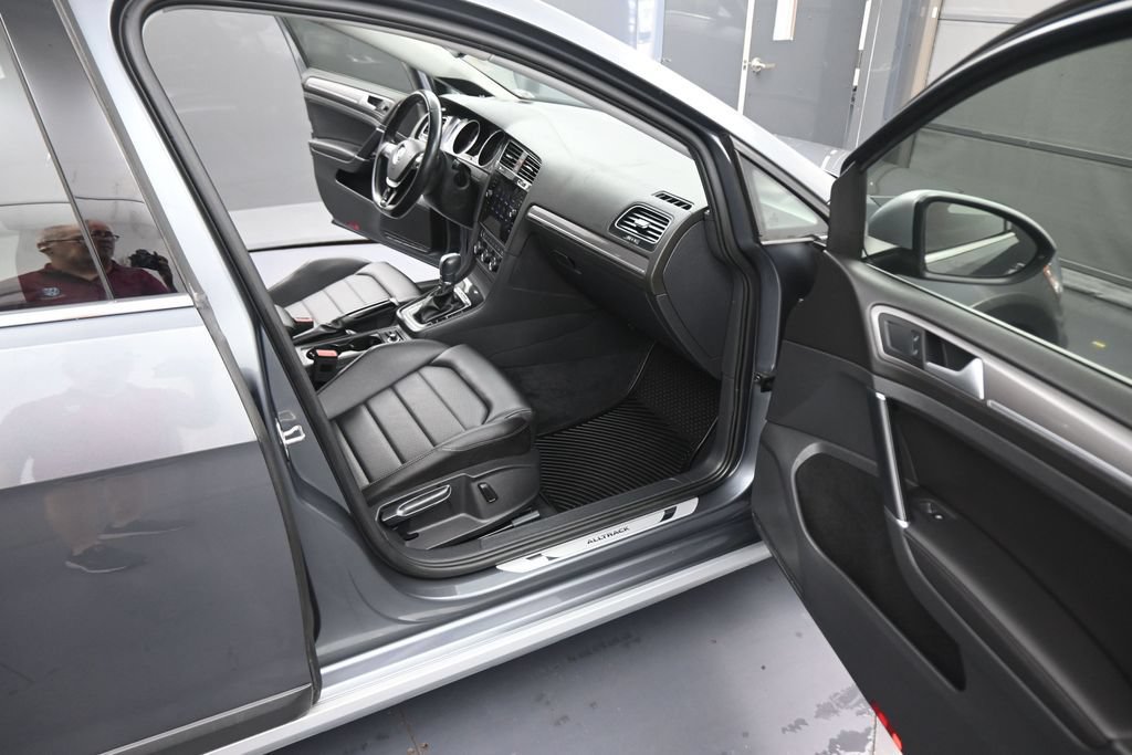 Used 2018 Volkswagen Golf Alltrack SEL AWD/4WD image 45
