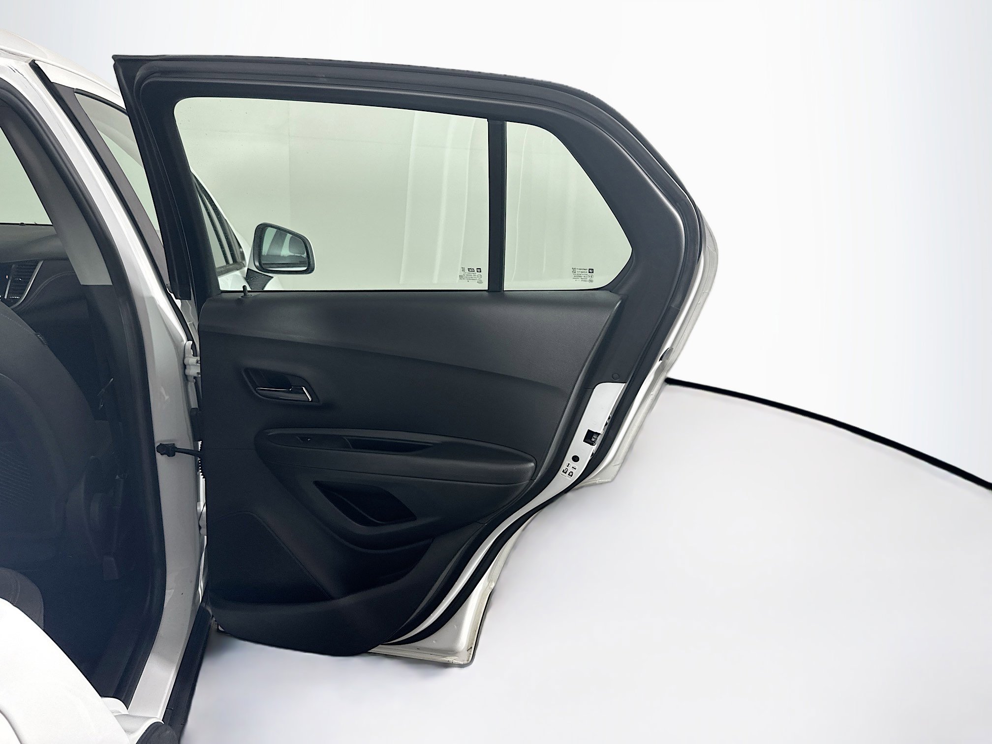 Used 2018 Chevrolet Trax LS image 27