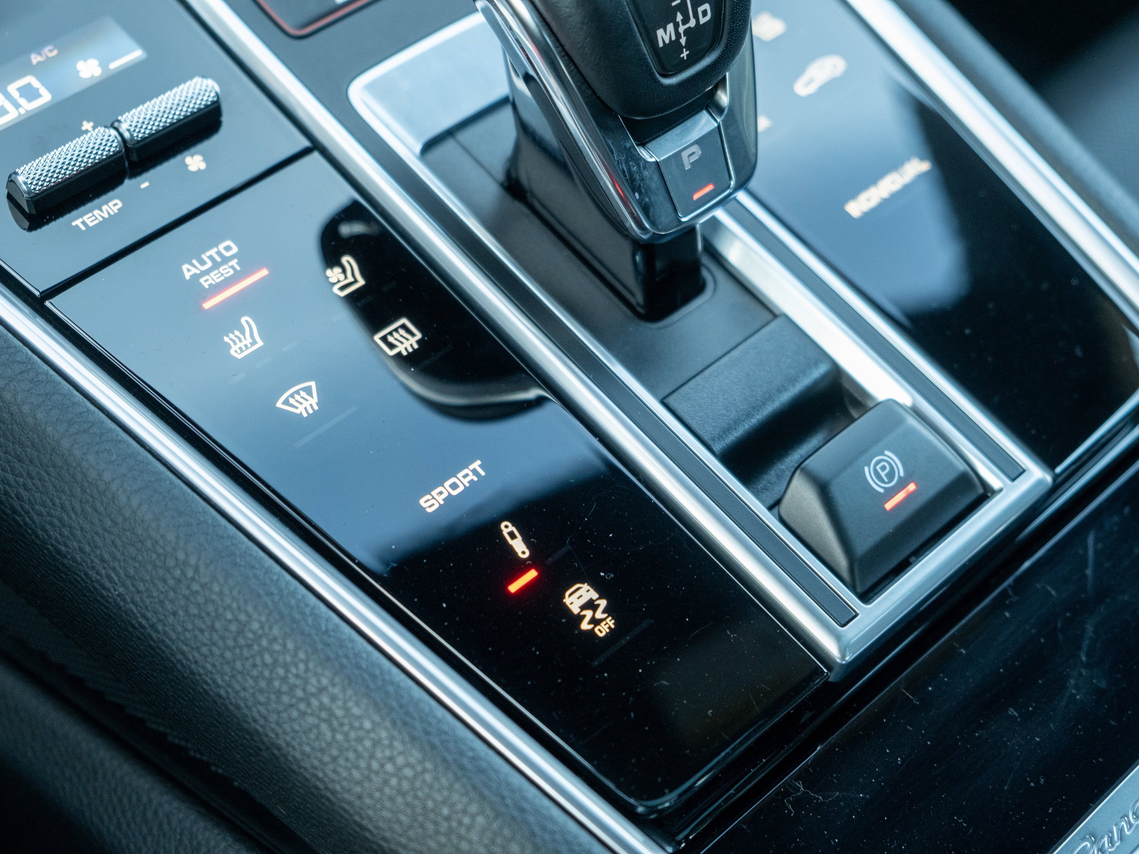 Certified 2023 Porsche Panamera 4 Platinum Edition AWD/4WD image 27