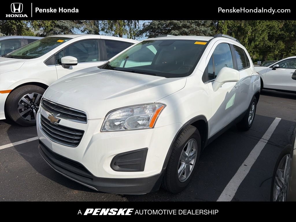 Used 2016 Chevrolet Trax LT w/ LT Sun and Sound Package FWD image 1