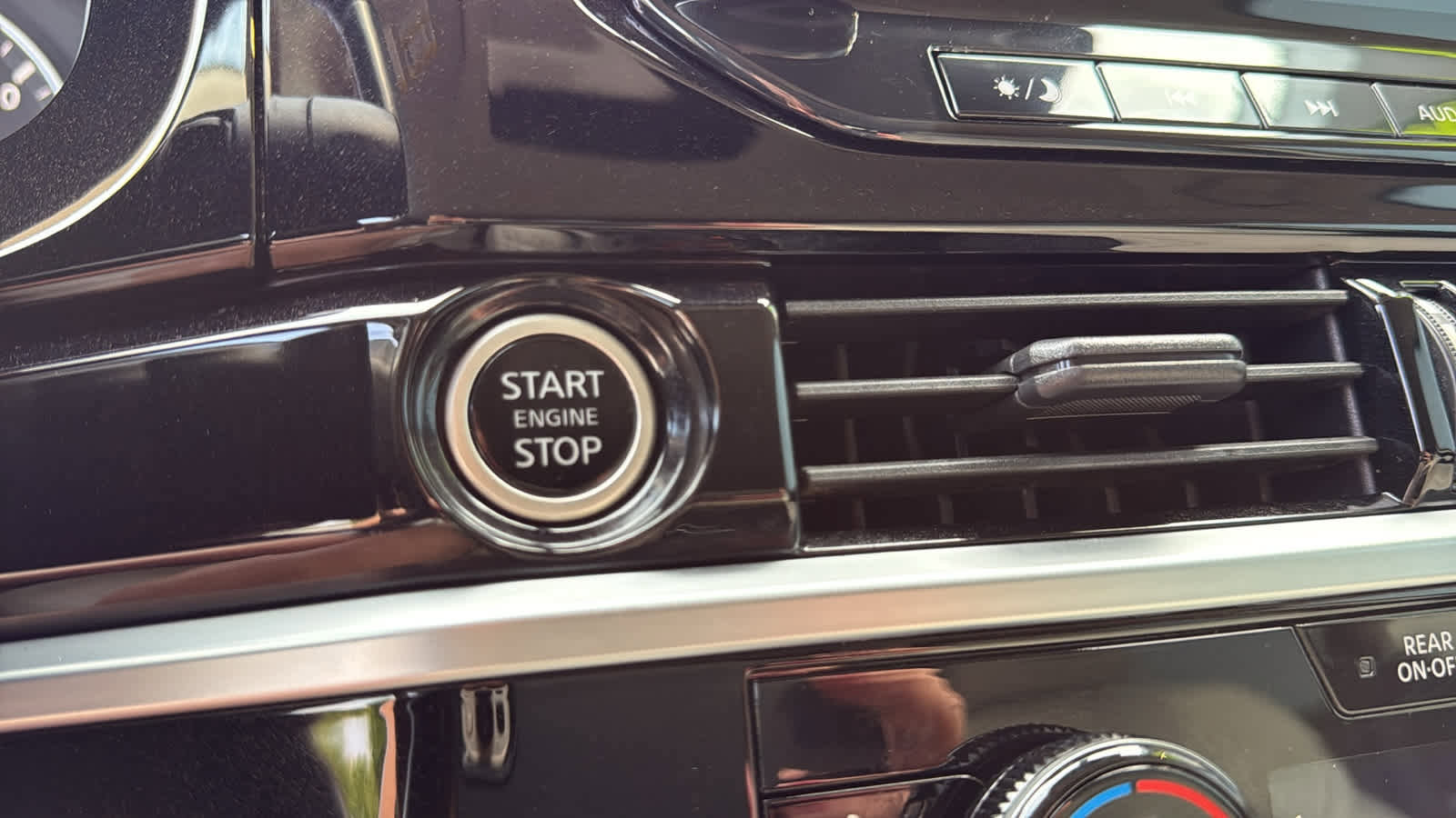 Certified 2023 Nissan Pathfinder SL image 21