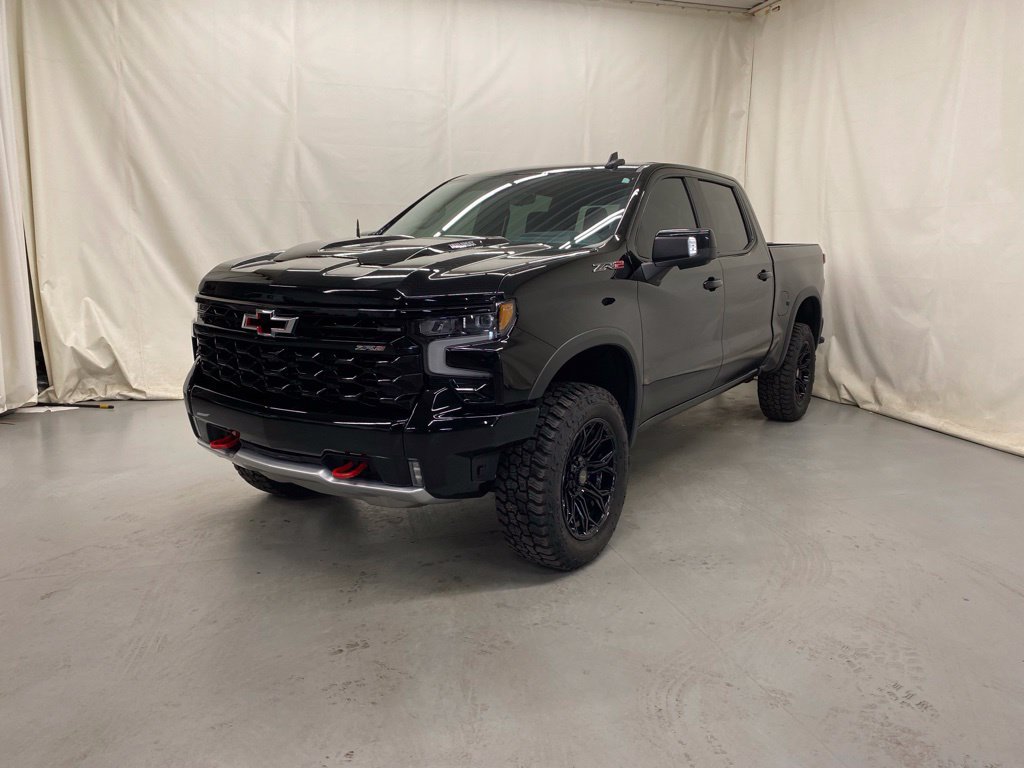 Used 2024 Chevrolet Silverado 1500 ZR2 w/ Technology Package AWD/4WD image 2
