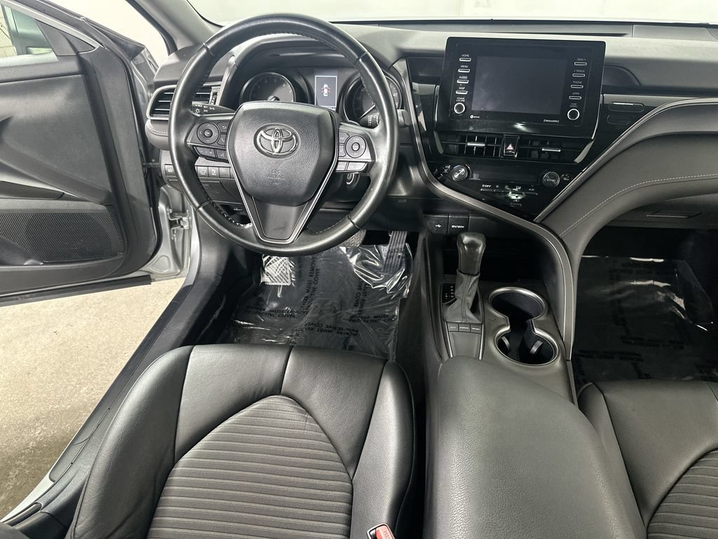 Used 2023 Toyota Camry SE FWD image 17