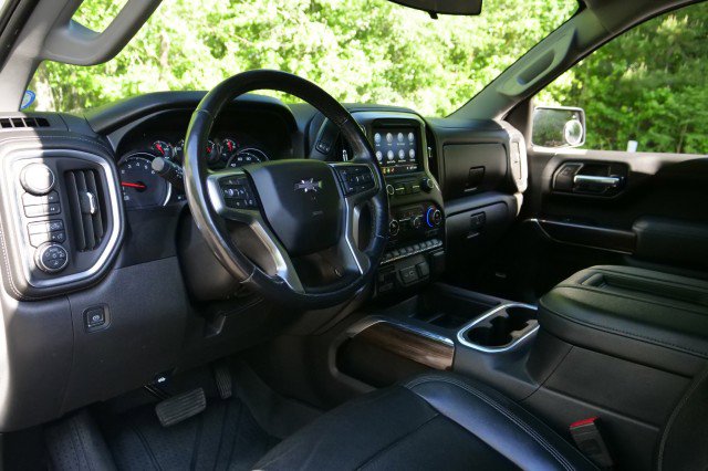 Used 2019 Chevrolet Silverado 1500 LT Trail Boss AWD/4WD image 2