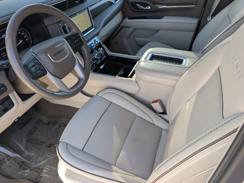 Used 2021 GMC Yukon Denali w/ Denali Premium Package image 14