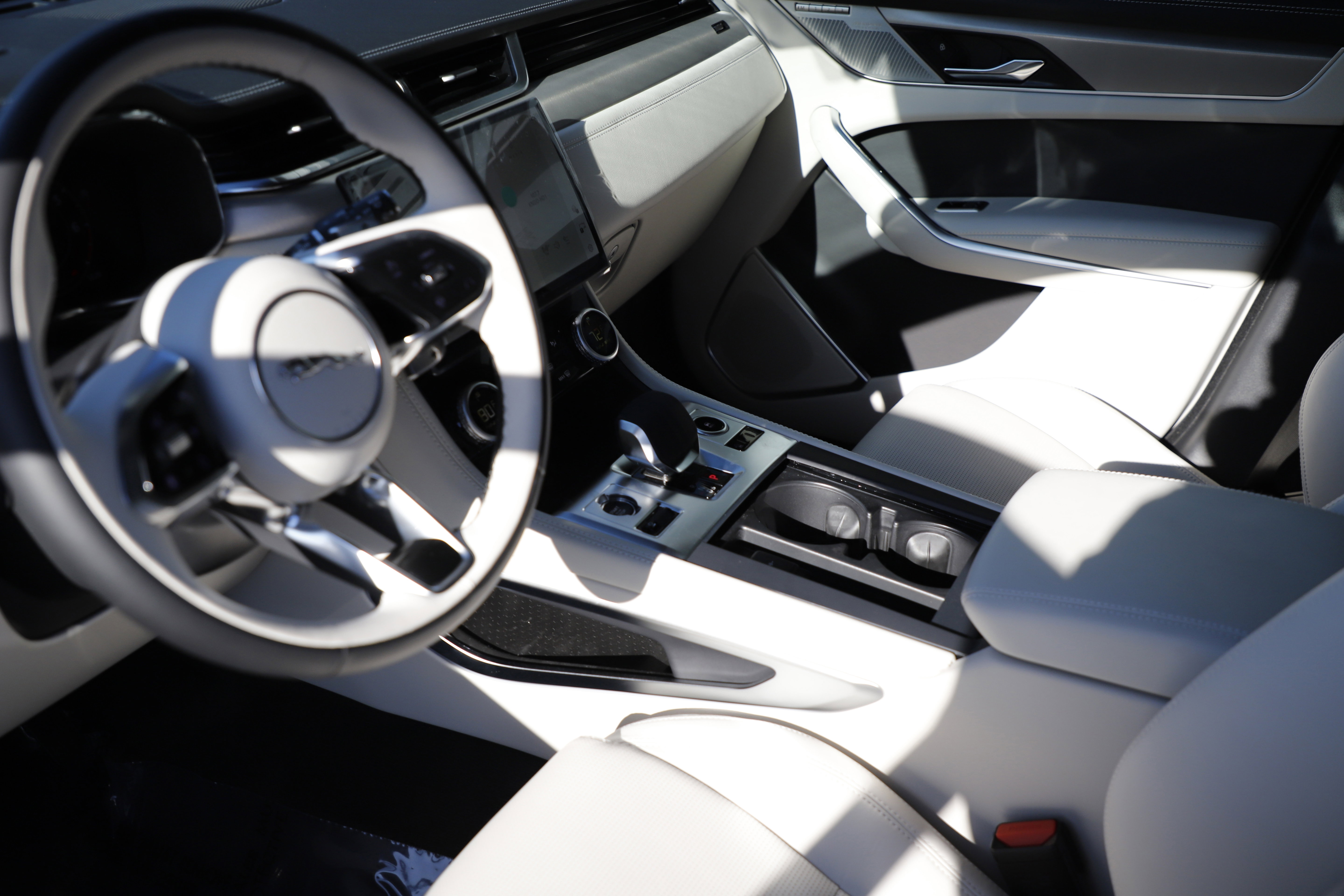 New 2026 Jaguar F-PACE R-Dynamic S image 23