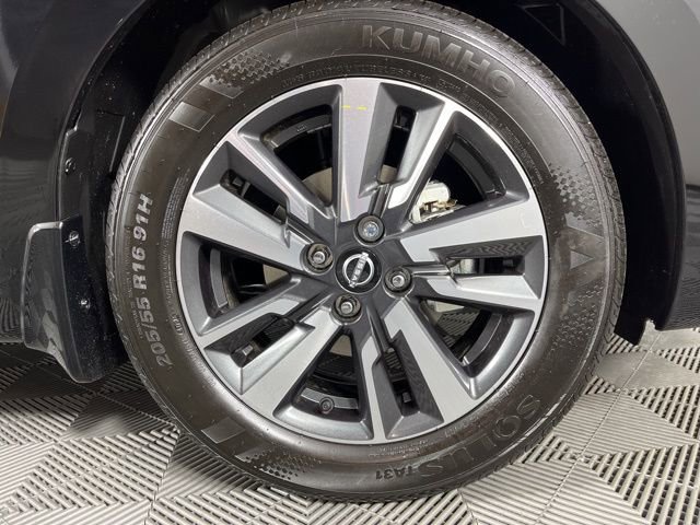 New 2025 Nissan Versa SV w/ Trunk Package image 14