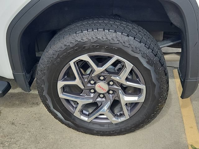 Used 2026 GMC Sierra 1500 SLT AWD/4WD image 8