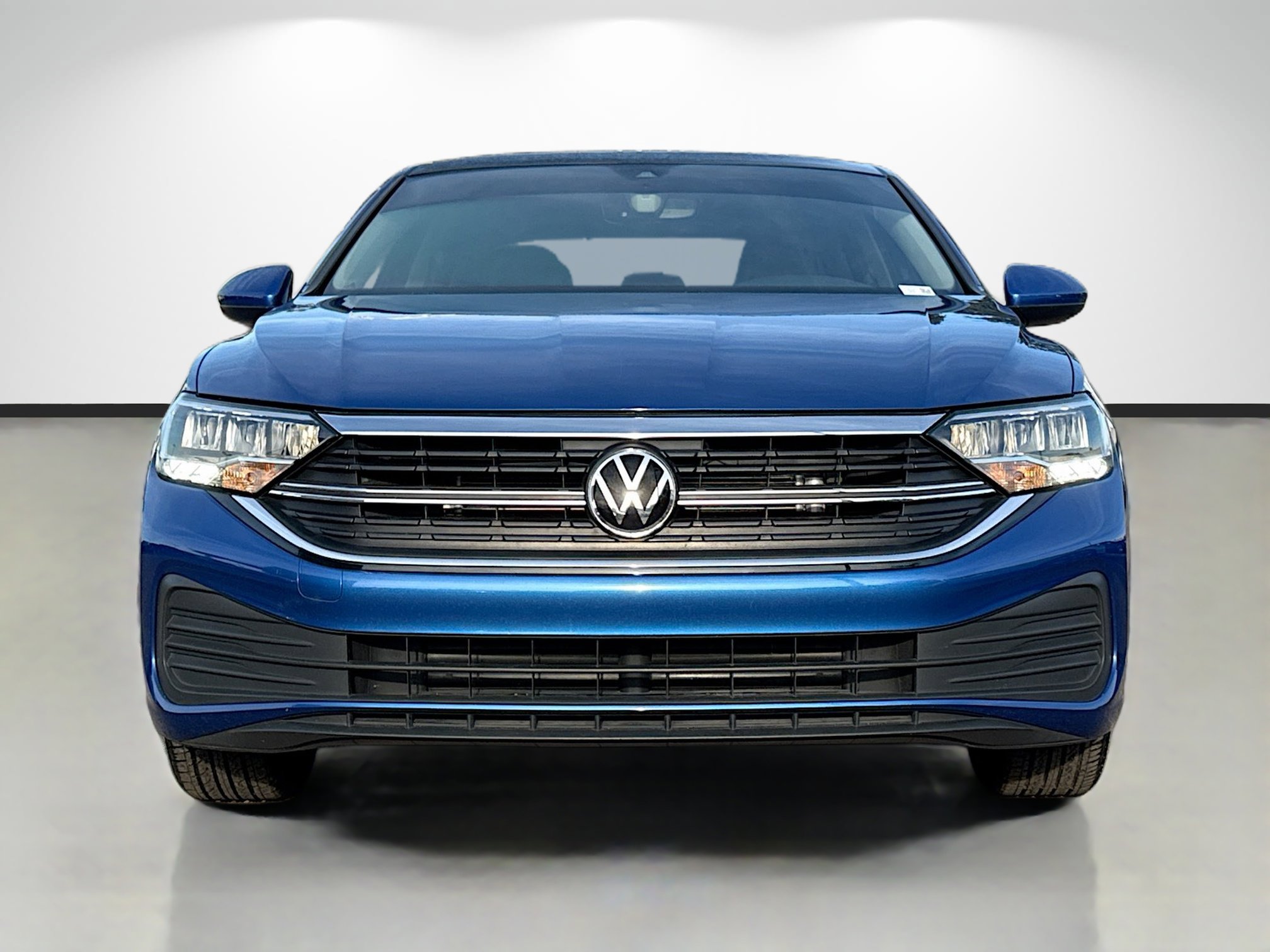 Used 2023 Volkswagen Jetta SE w/ Panoramic Sunroof Package image 8