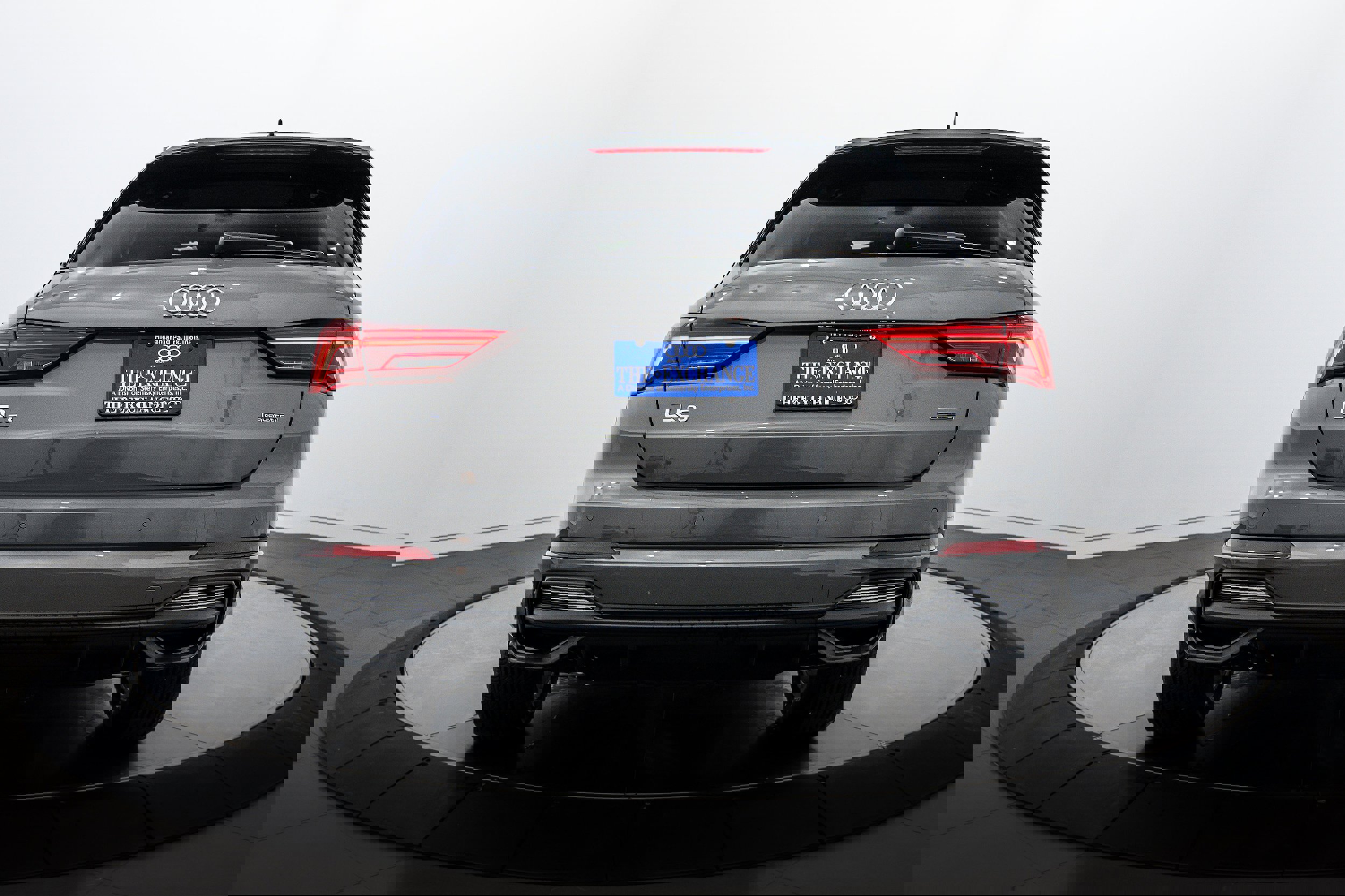 New 2025 Audi Q3 2.0T Premium image 19