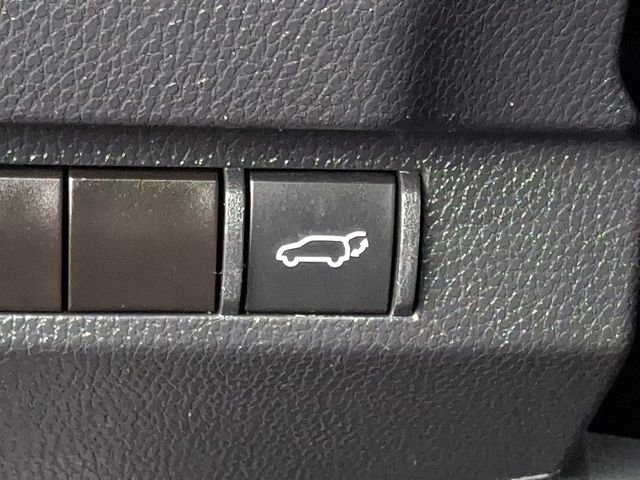 Used 2024 Toyota RAV4 XLE w/ Convenience Package image 28