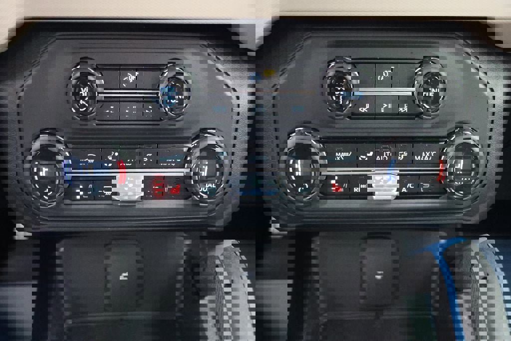 Used 2023 Ford Bronco Wildtrak image 24