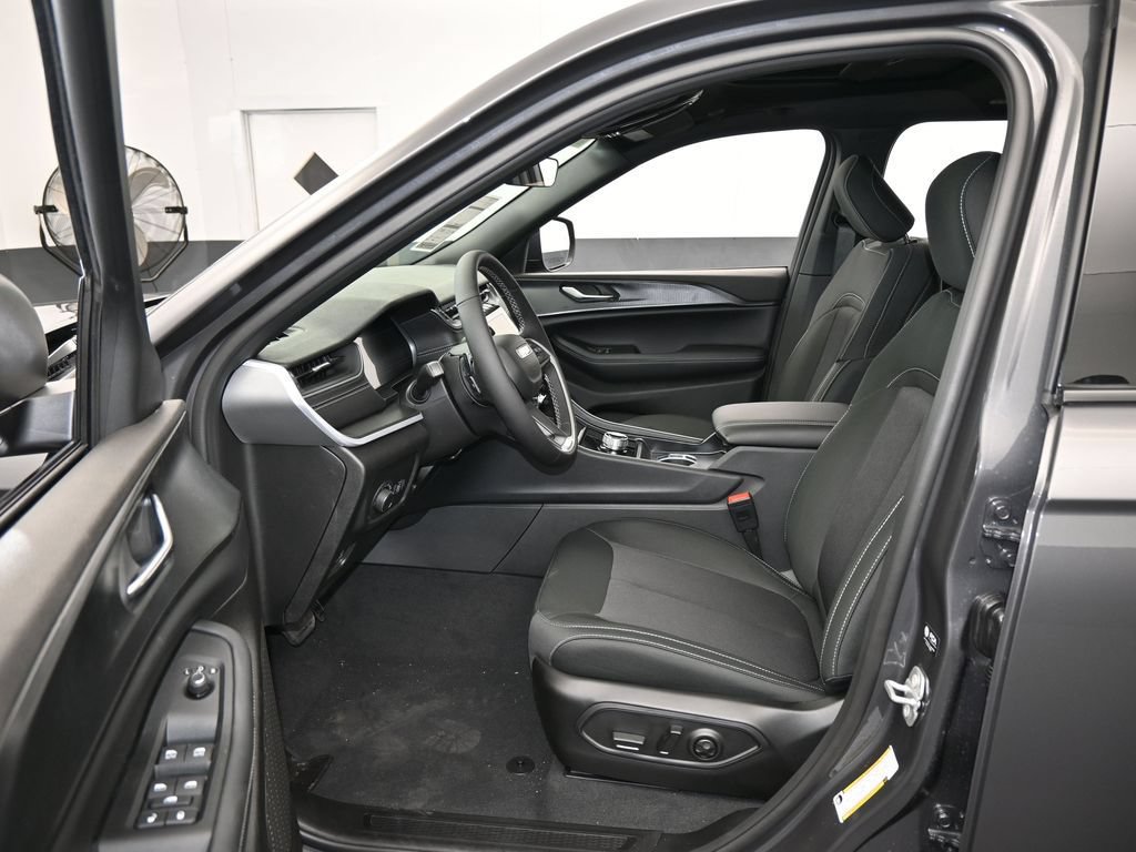 New 2026 Jeep Grand Cherokee Laredo X AWD/4WD image 12