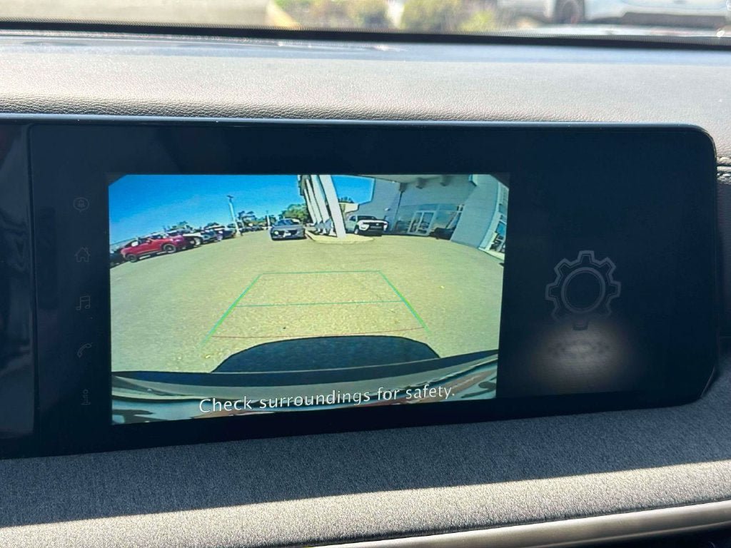 Certified 2025 Nissan Kicks SV w/ SV Premium Package AWD/4WD image 26