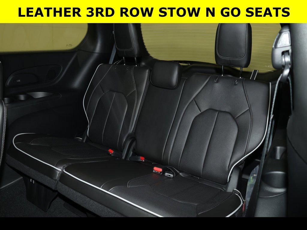 New 2026 Chrysler Pacifica Limited w/ S Appearance Package image 6