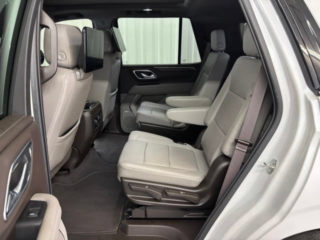Used 2021 Chevrolet Tahoe Z71 w/ Luxury Package AWD/4WD image 12