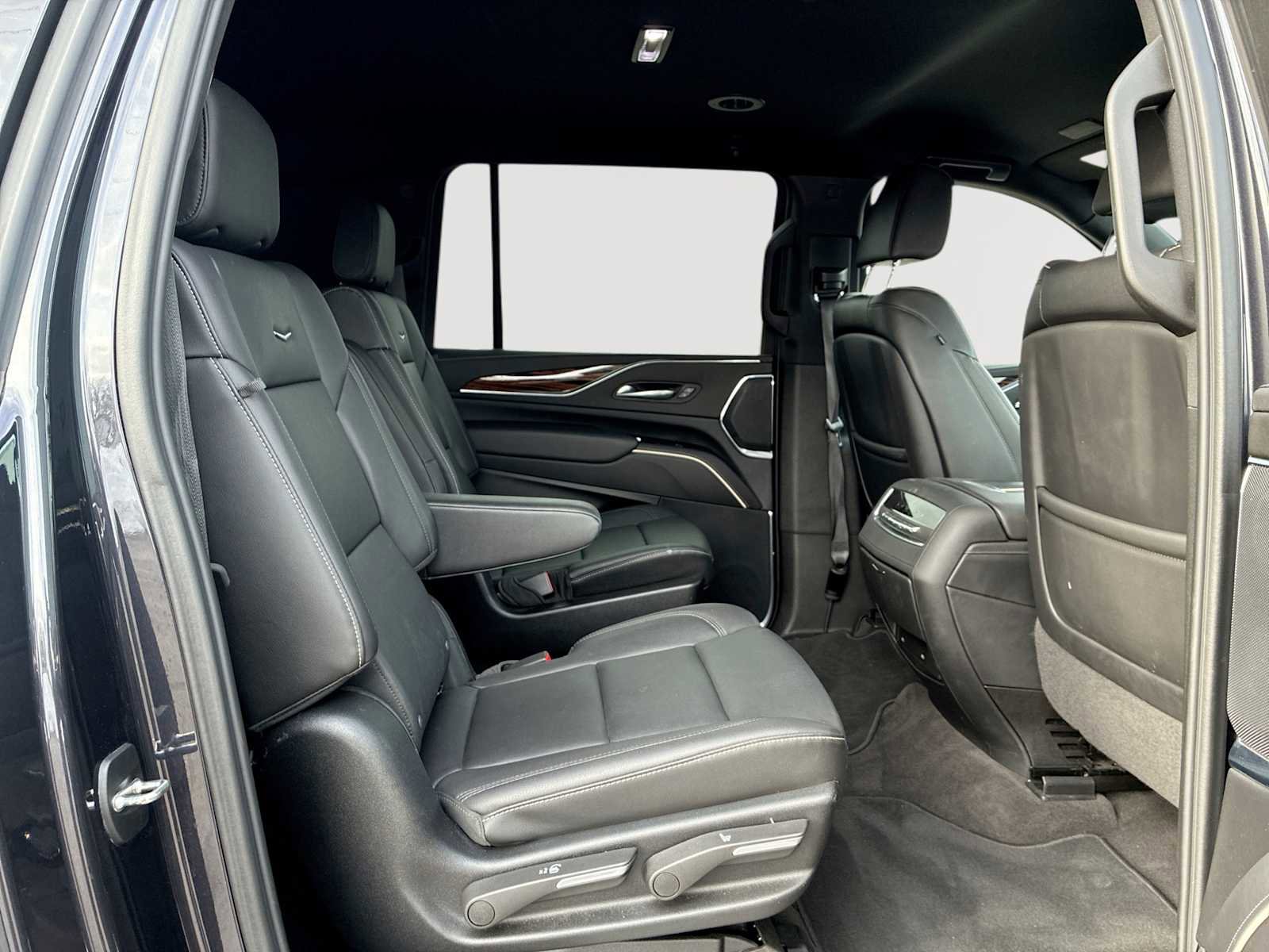 Certified 2024 Cadillac Escalade ESV Luxury image 27