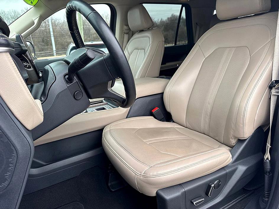Used 2024 Ford Expedition Max Limited image 12