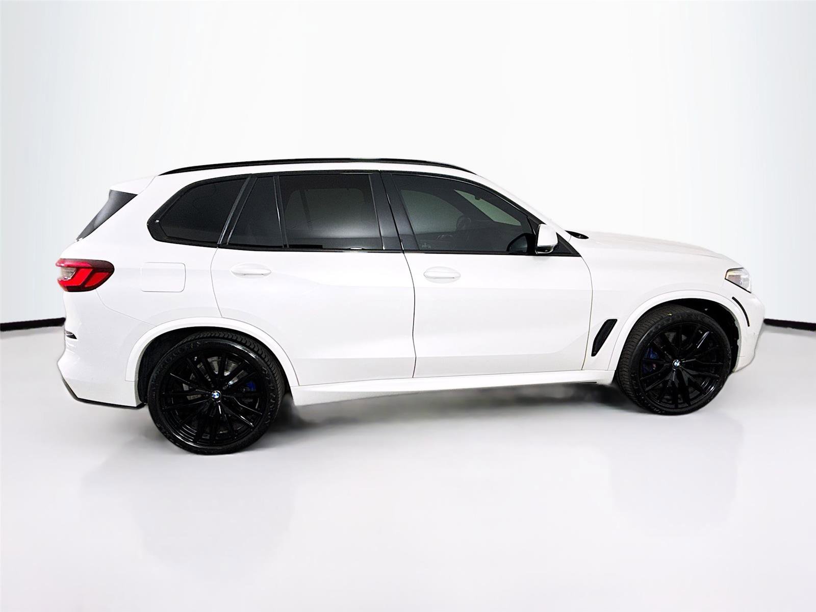Used 2020 BMW X5 M50i w/ Executive Package image 12