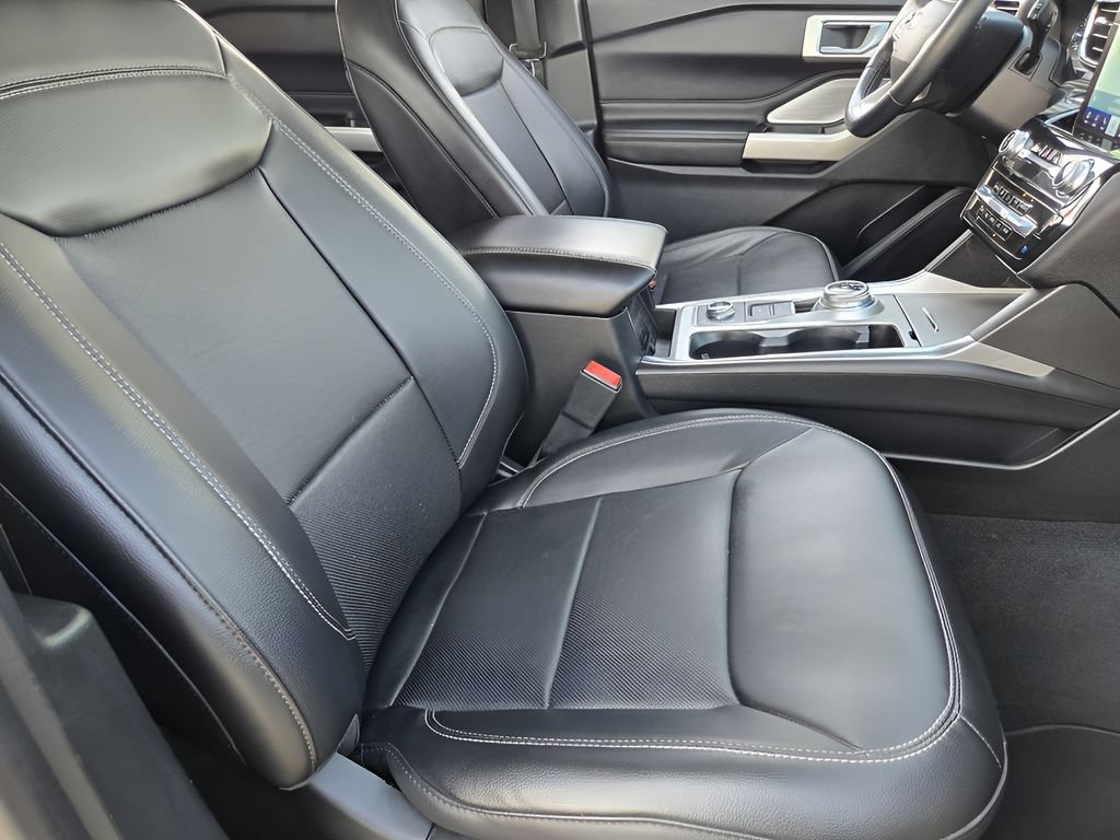 Used 2022 Ford Explorer Limited w/ Limited Technology Package AWD/4WD image 13