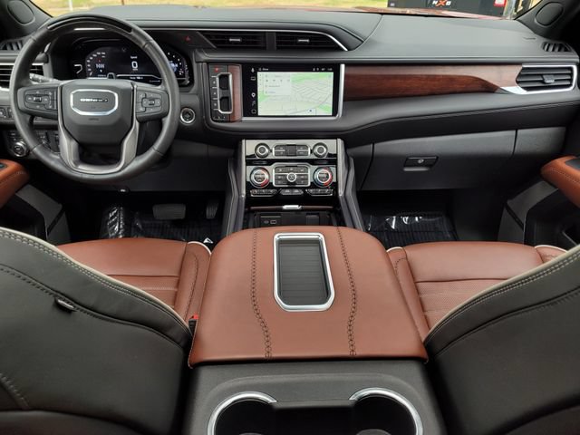 Used 2024 GMC Yukon Denali Ultimate AWD/4WD image 13