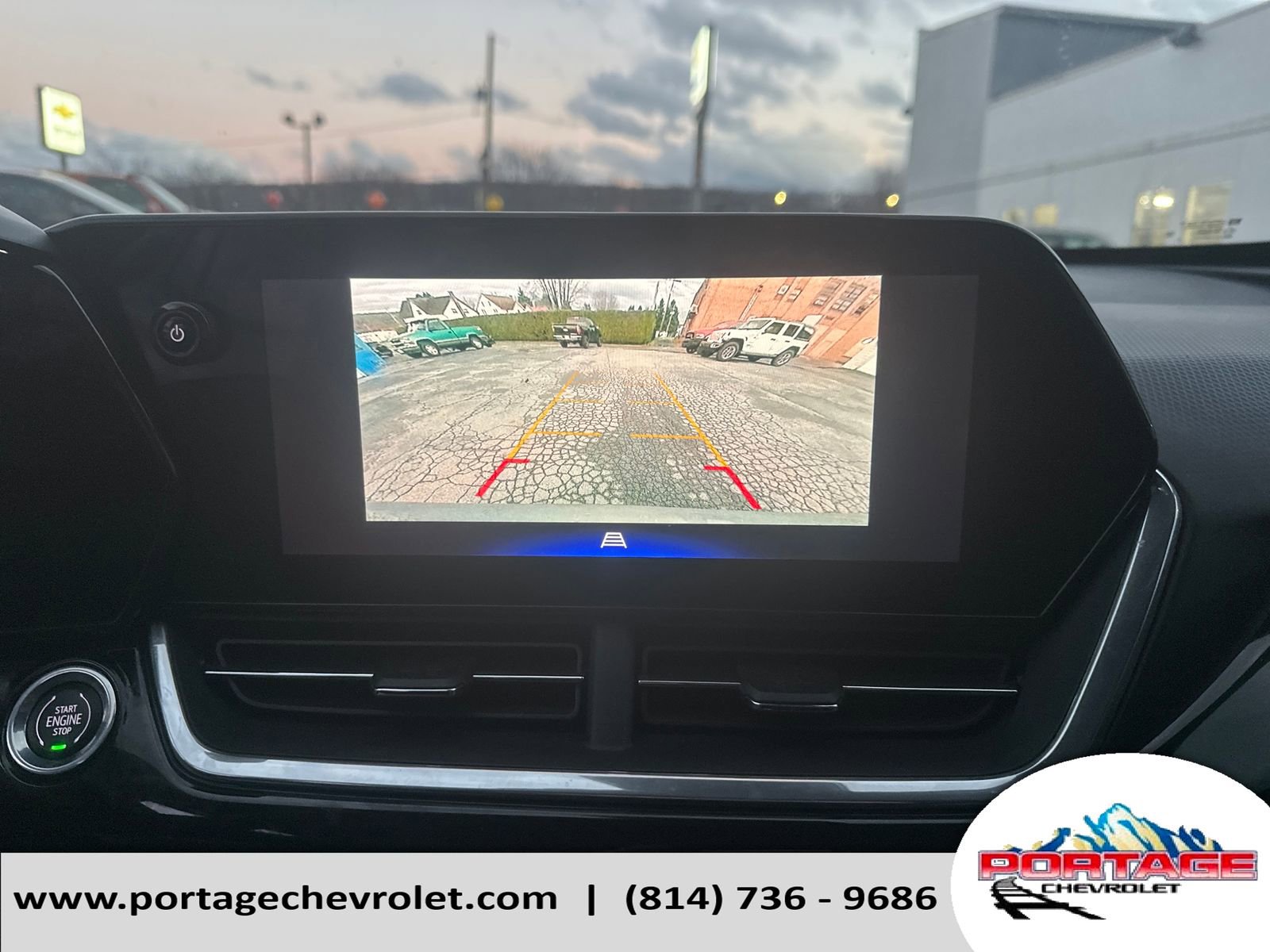 Used 2024 Chevrolet Trax RS w/ Sunroof Package image 22