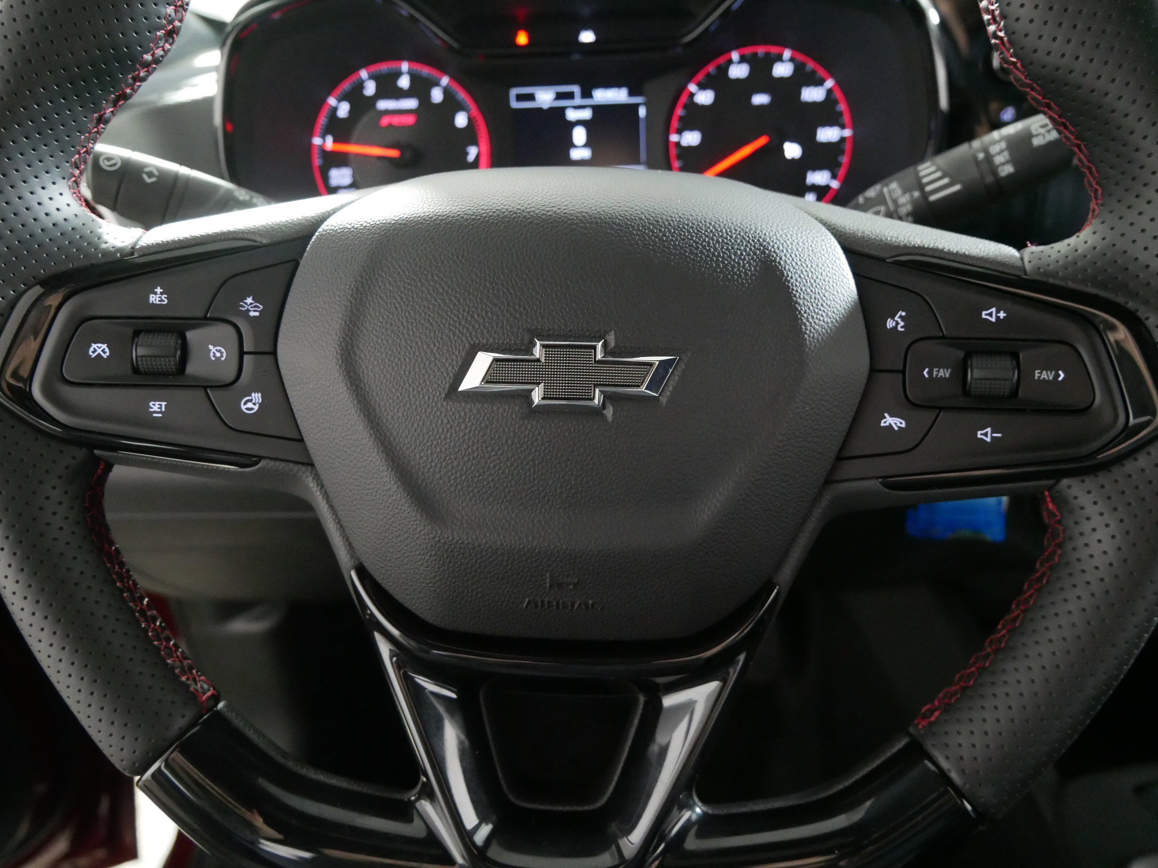 Used 2024 Chevrolet Trax RS w/ Driver Confidence Package image 25