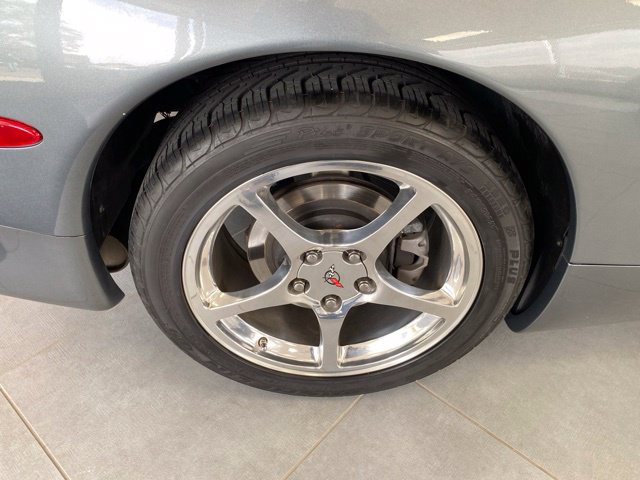Used 2004 Chevrolet Corvette Convertible w/ Preferred Equipment Group RWD image 12