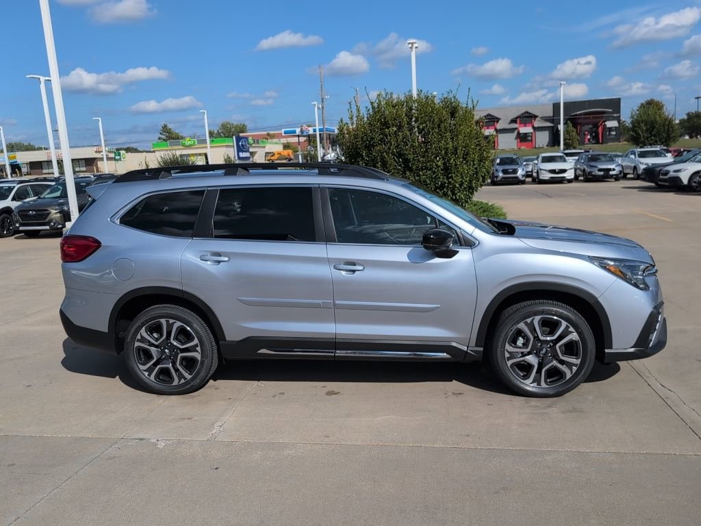 Used 2025 Subaru Ascent Limited image 6