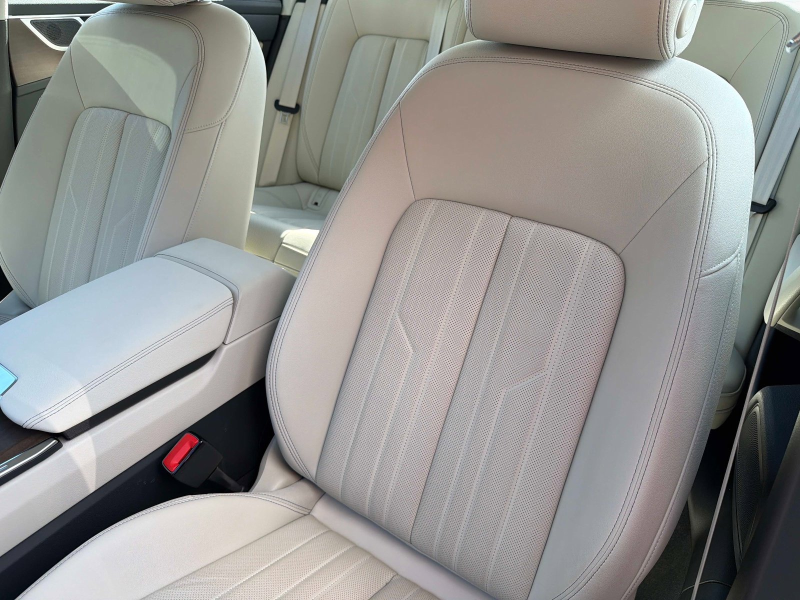 Used 2025 Audi A6 3.0T Premium image 35