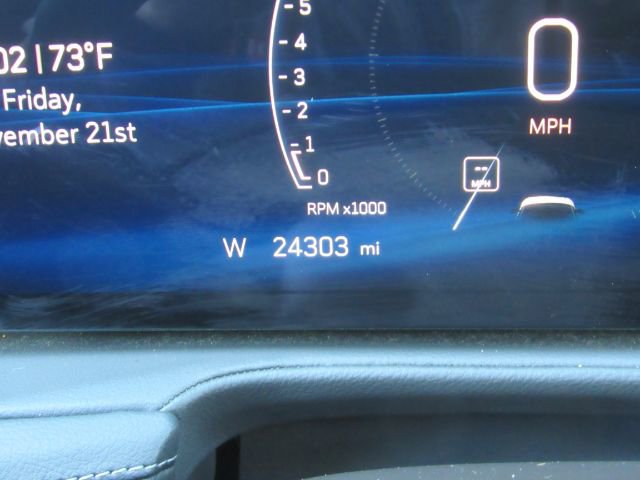 Used 2024 Cadillac XT4 Premium Luxury image 41