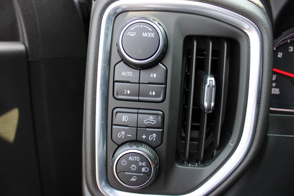 Used 2022 Chevrolet Silverado 1500 LTZ AWD/4WD image 22