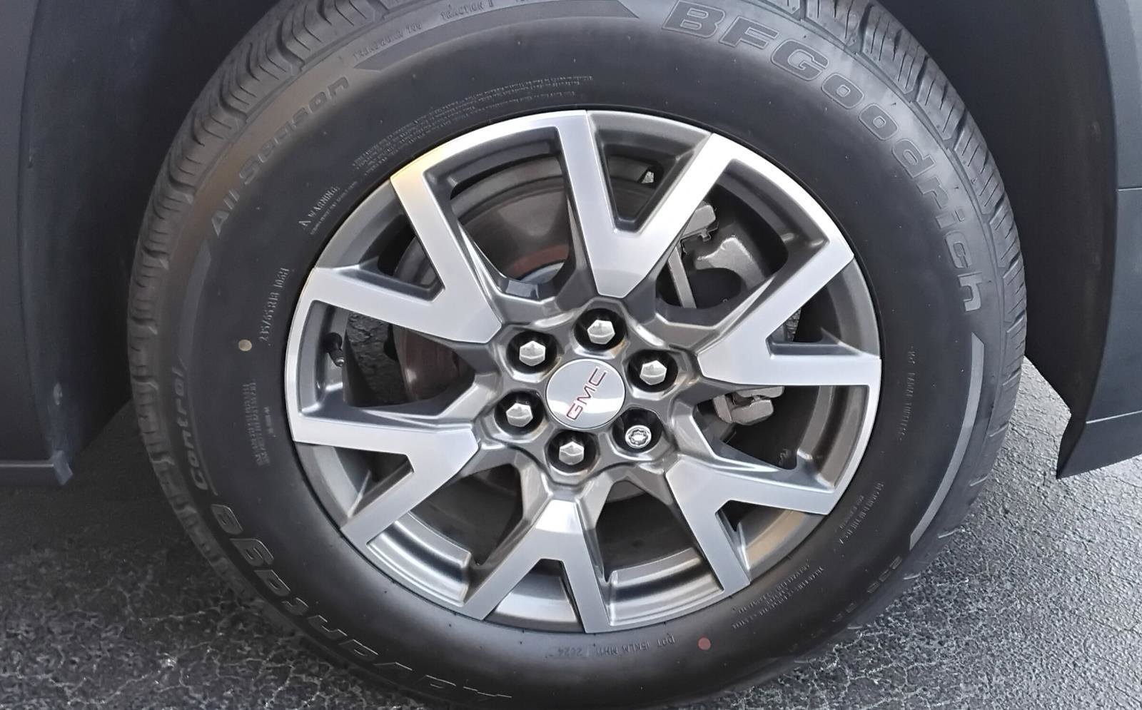 Used 2020 GMC Acadia SLE w/ Driver Convenience Package image 12