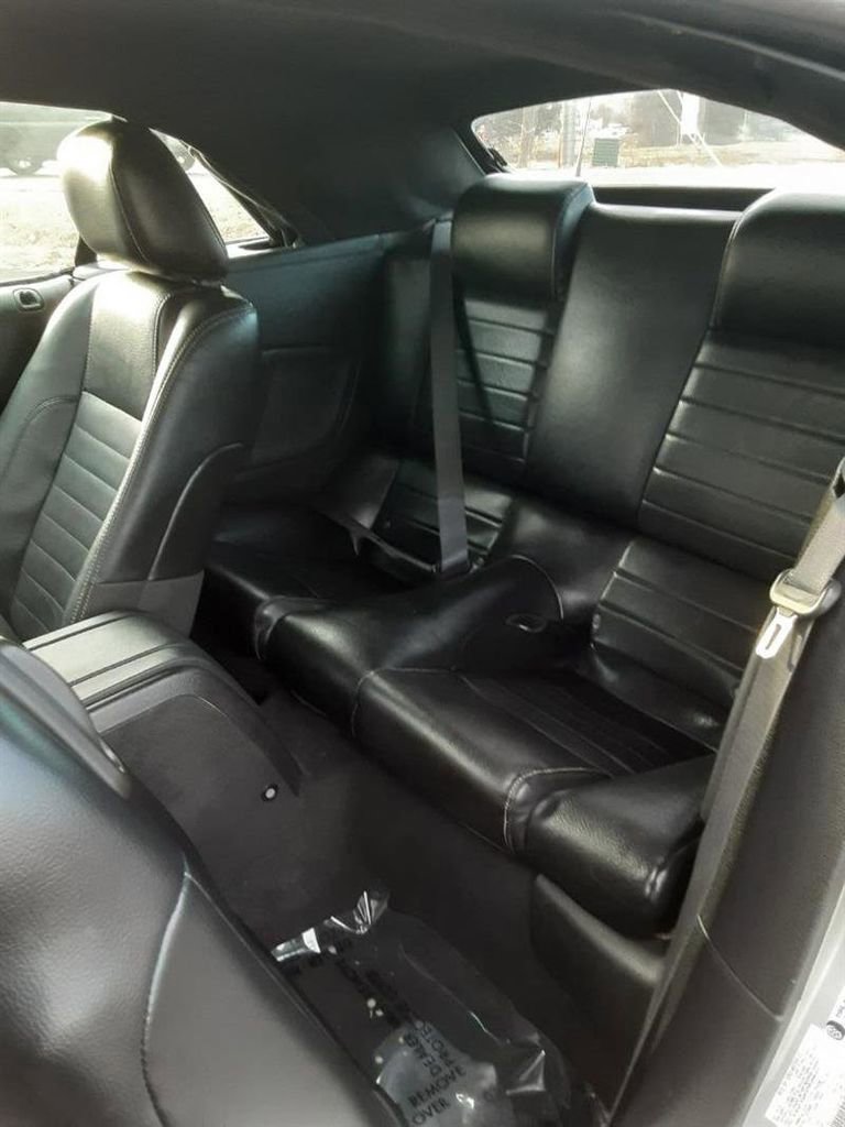 Used 2010 Ford Mustang GT image 33
