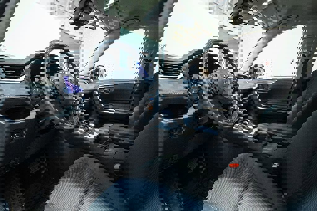 Used 2024 Toyota RAV4 LE image 12