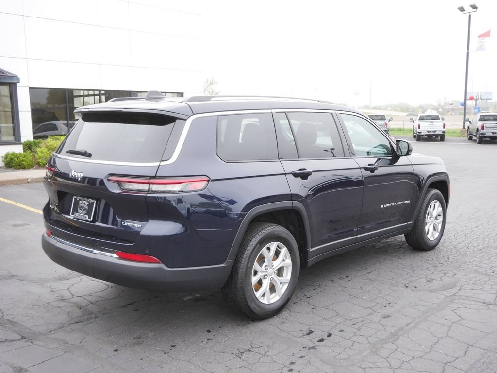 Used 2024 Jeep Grand Cherokee L Limited AWD/4WD image 10