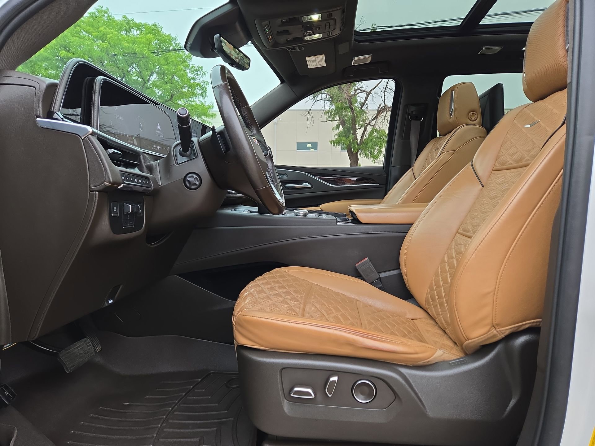 Used 2021 Cadillac Escalade Sport w/ Driver Assist Tech Package AWD/4WD image 16