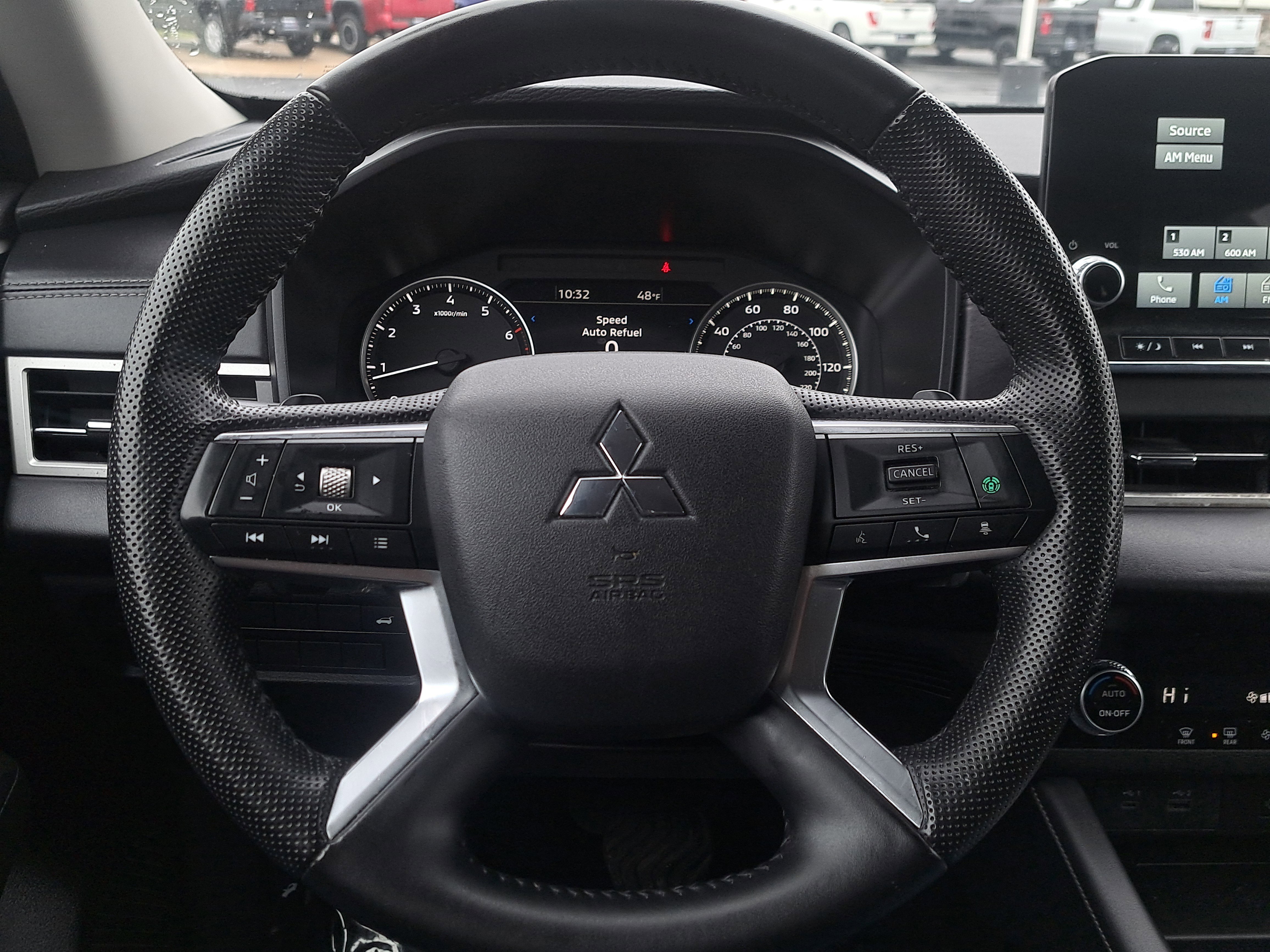 Used 2024 Mitsubishi Outlander SE image 25