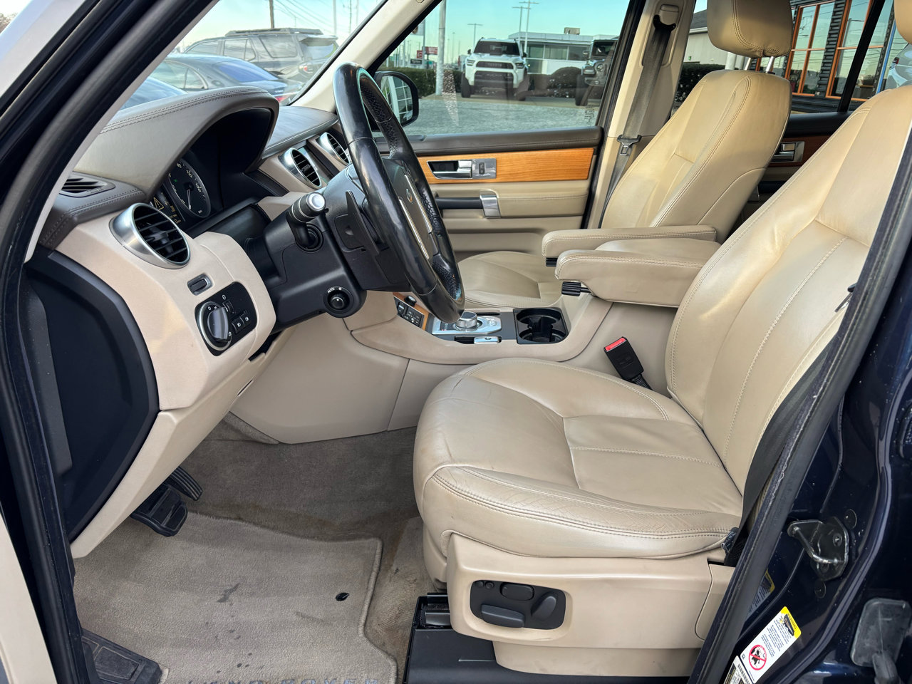 Used 2014 Land Rover LR4 HSE LUX image 13