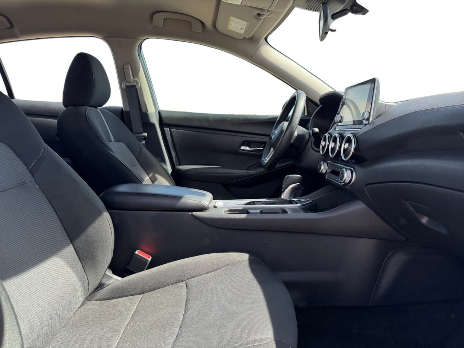 Used 2025 Nissan Sentra SV FWD image 17