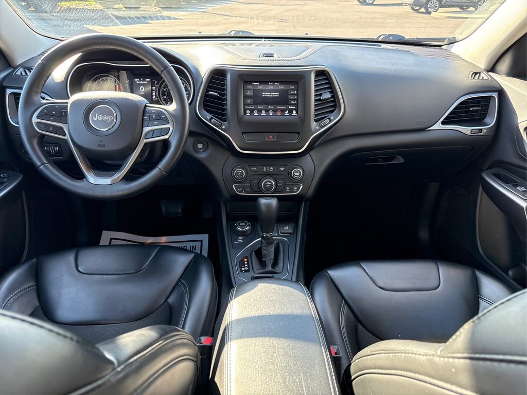 Used 2019 Jeep Cherokee Latitude Plus w/ Cold Weather Group image 18