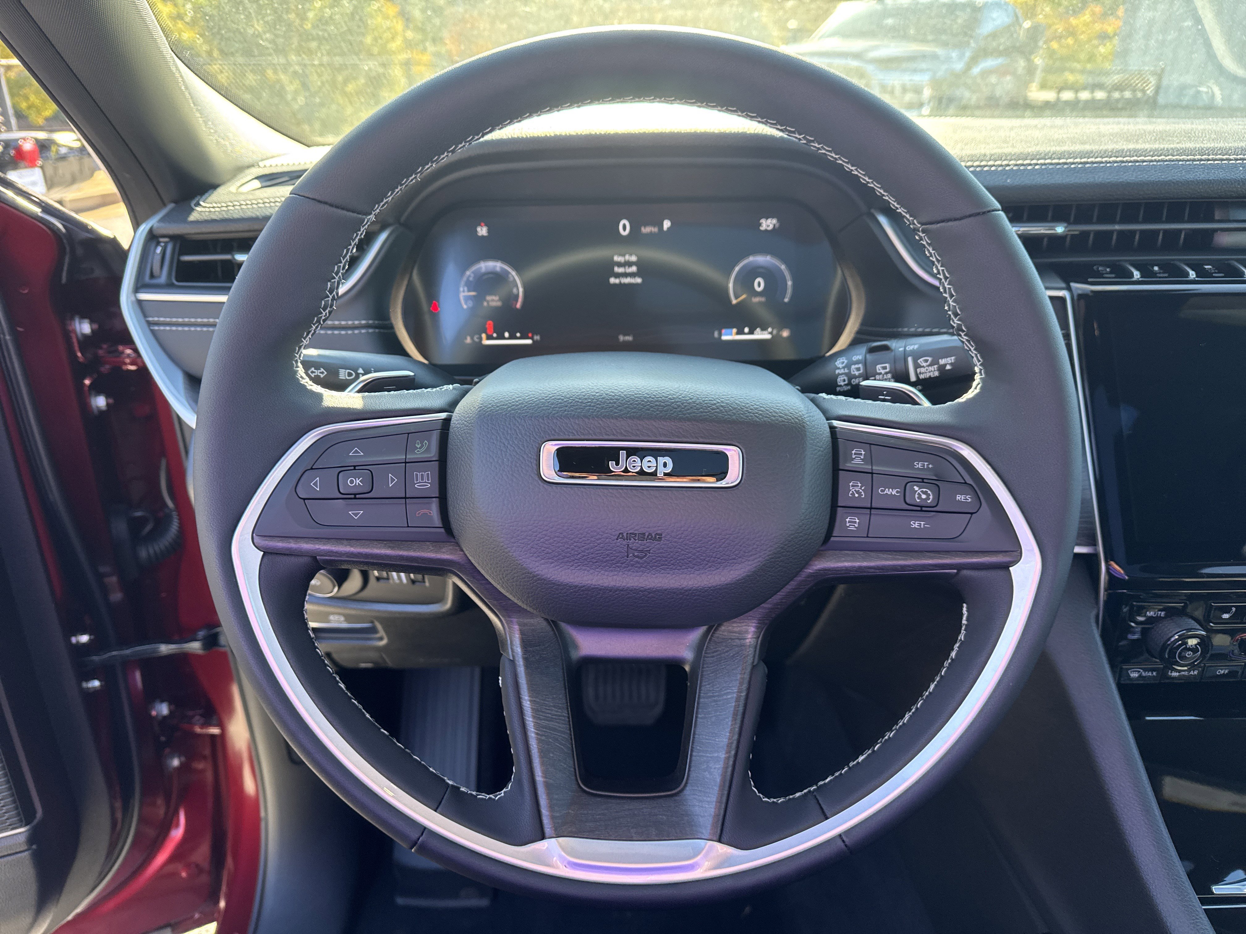 New 2025 Jeep Grand Cherokee Limited w/ Black Appearance Package image 28