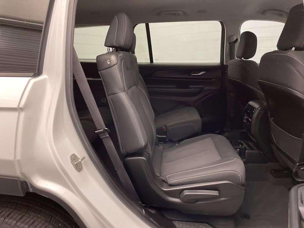 Certified 2023 Jeep Grand Cherokee L Laredo AWD/4WD image 28