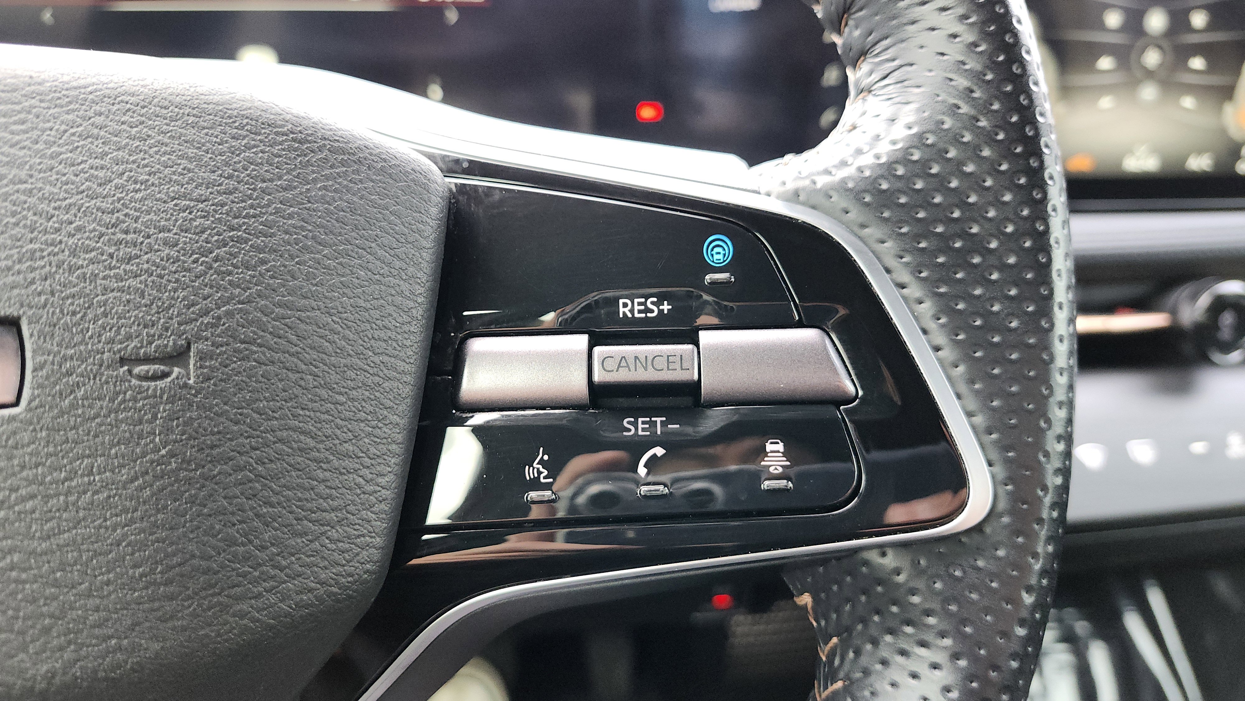 Used 2023 Nissan Ariya FWD image 37