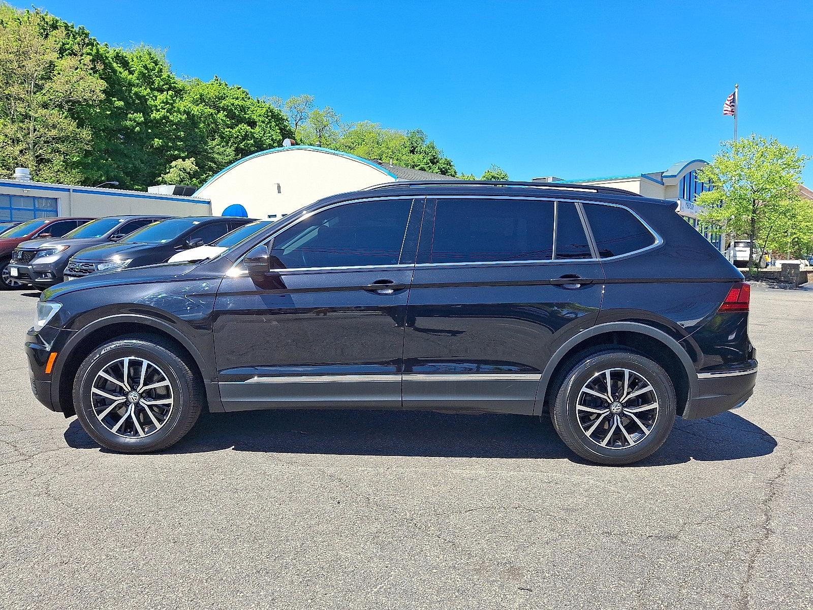 Used 2021 Volkswagen Tiguan SE FWD image 10