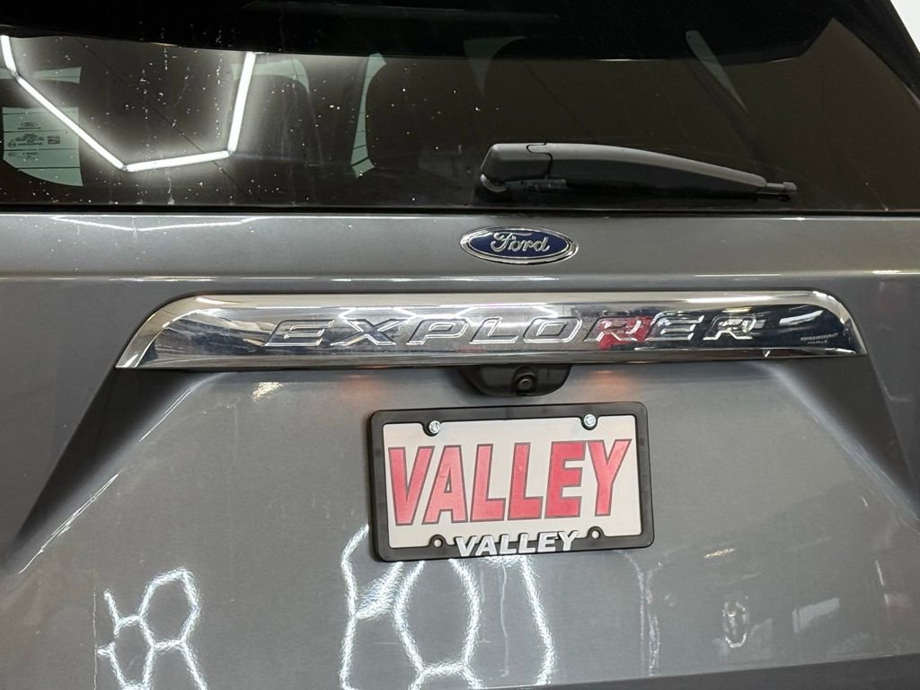Certified 2022 Ford Explorer XLT w/ Equipment Group 202A image 13