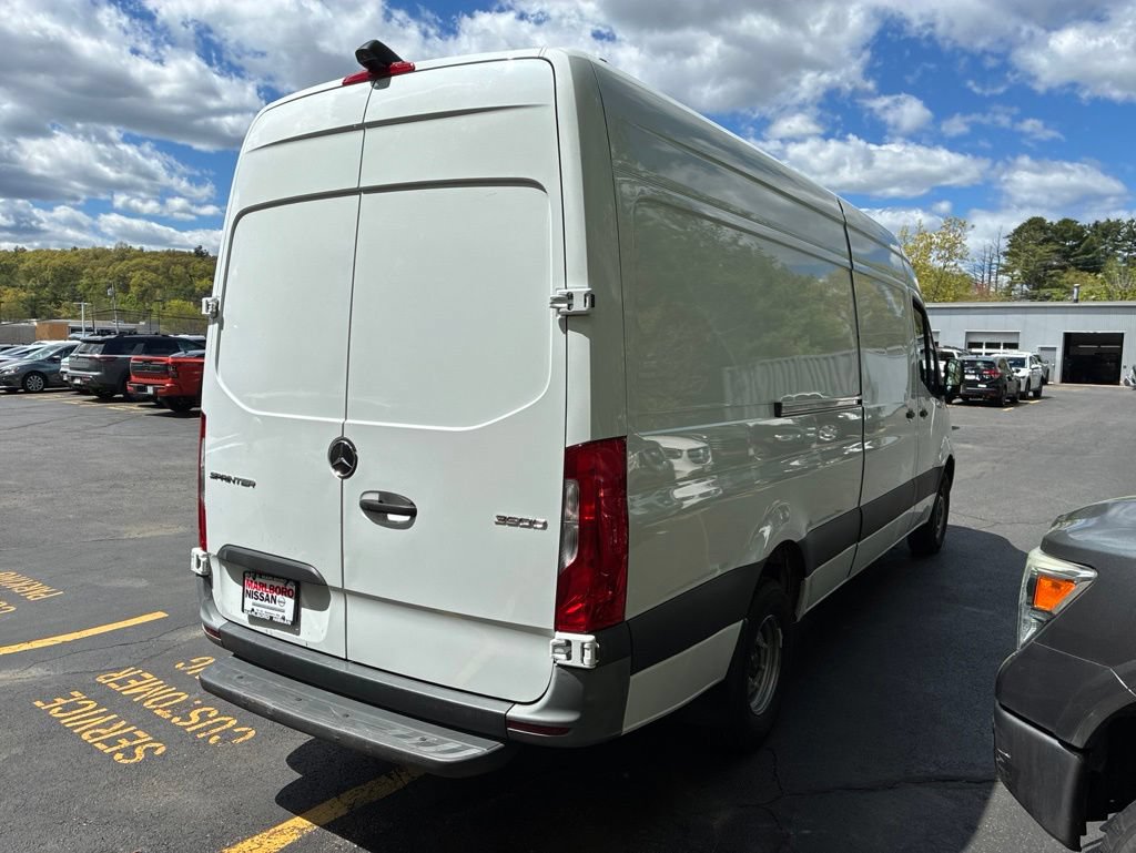 Used 2022 Mercedes-Benz Sprinter 3500 image 7