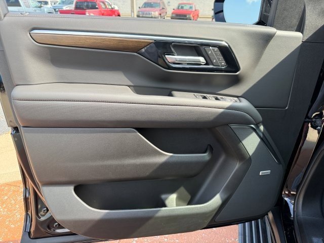 New 2025 Chevrolet Suburban High Country image 10